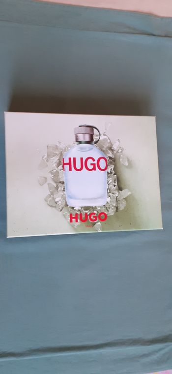 Boîte de parfum vide Hugo Boss