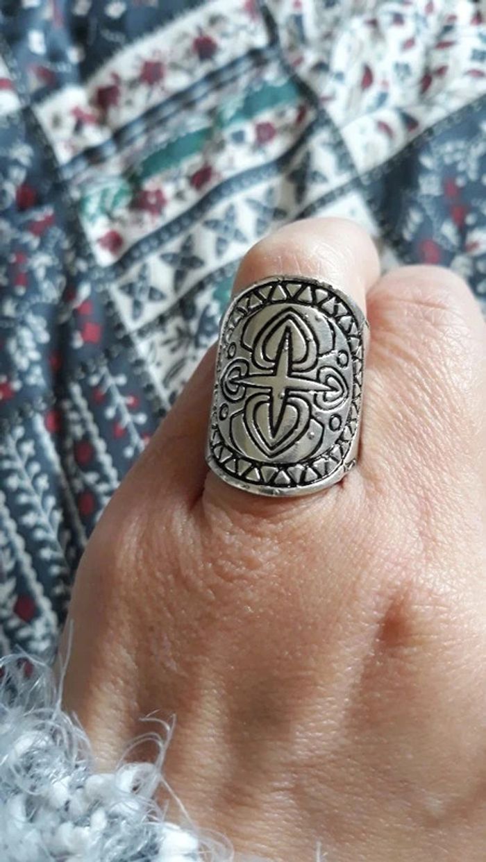 Bague Ethnique toute neuve