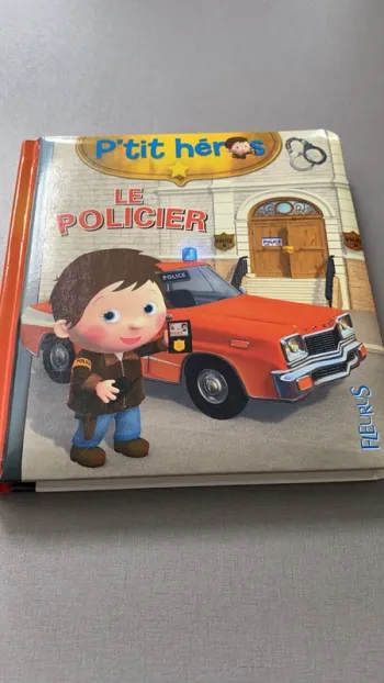 P tit héros le policier