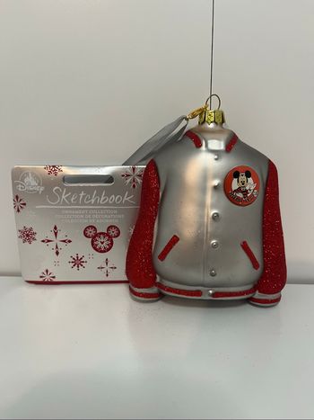 Ornement Disney Sketchbook 2022 – Veste Mickey Mouse Club – Neuf