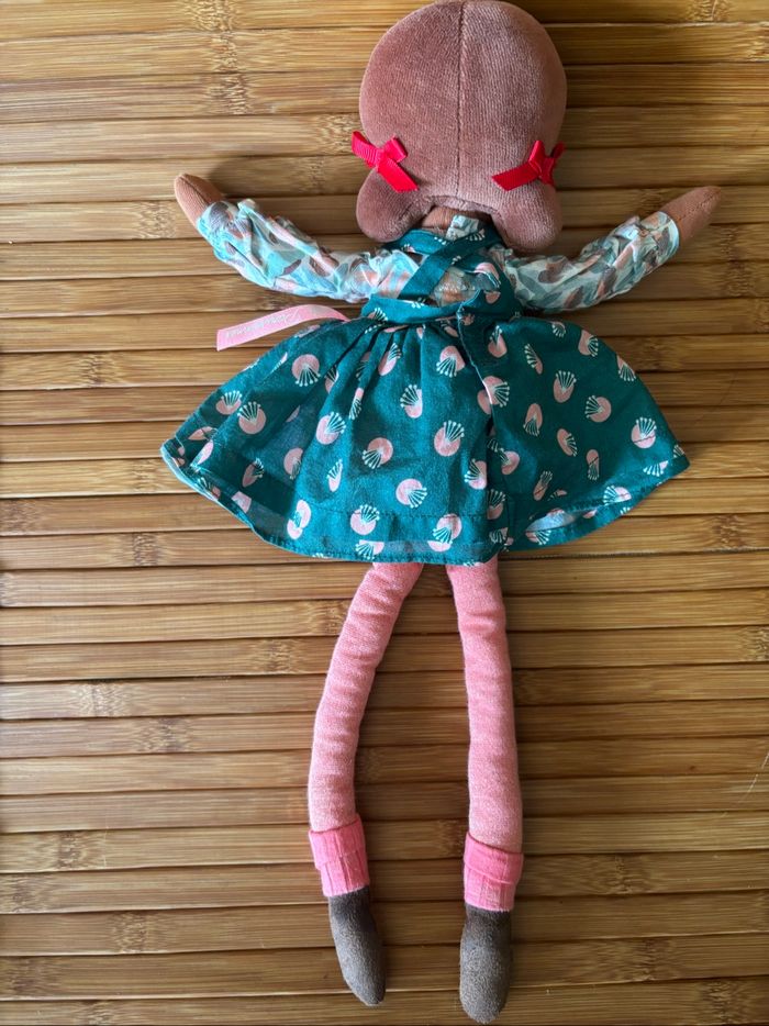 Doudou poupée cerise robe vert rose les parisiennes moulin roty - photo numéro 4
