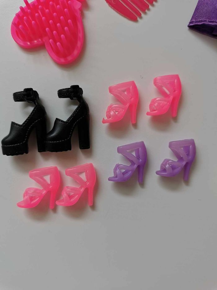 Lot accessoires et mini figurines Barbie , très bon état - photo numéro 6