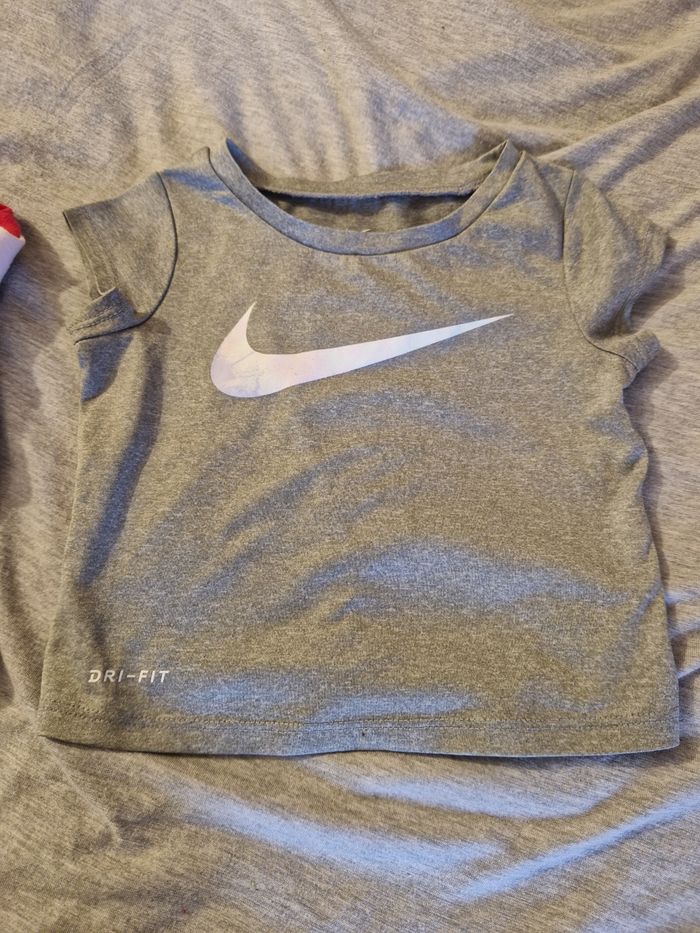 Tee shirt nike