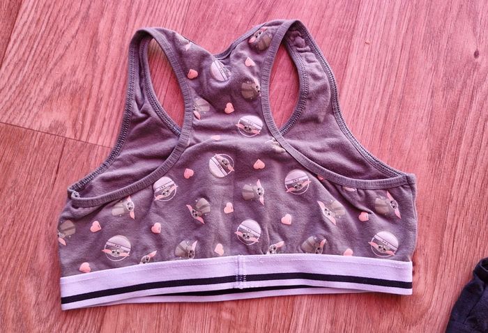 Lot de 3 brassières TBE taille 10/12ans.xxs.12/14 ans - photo numéro 3