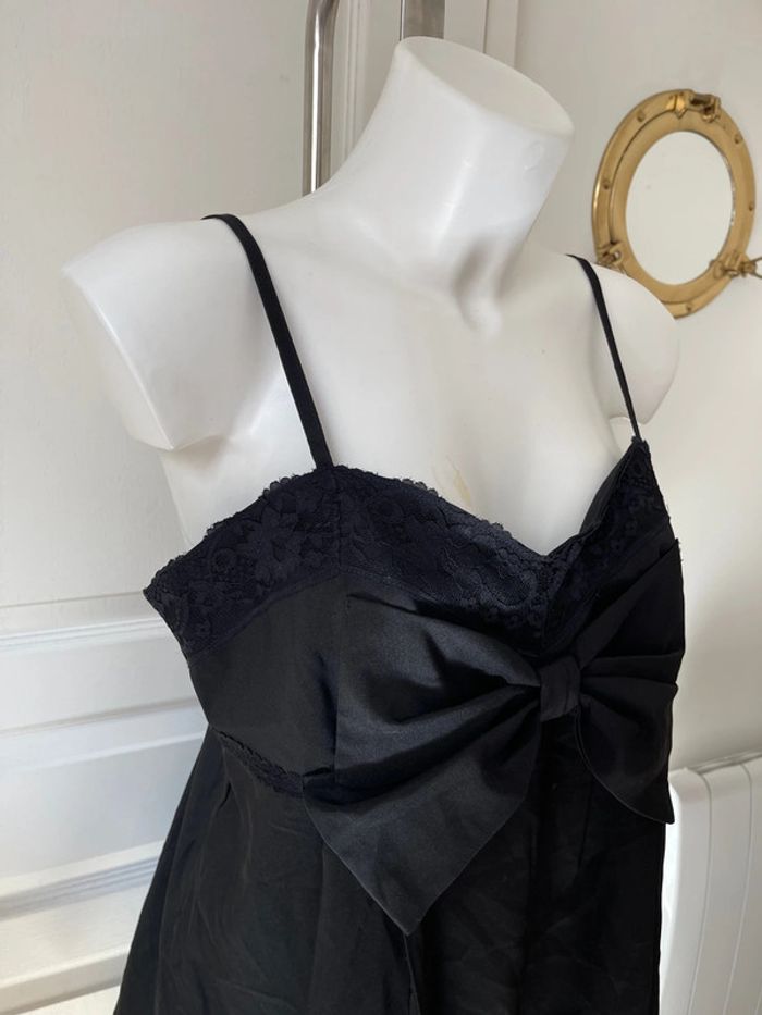 Robe noire avec noeud - photo numéro 3