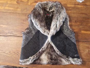 Gilet  fourrure 6 ans 