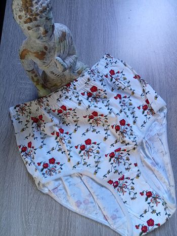 Joli lot de 4 culottes fleuries 💯 coton dû 50/52