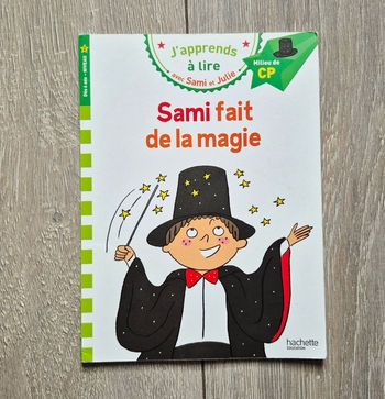 Livre " J'apprends à lire "  Sami fait de la magie. Milieu Cp. Edition hachette