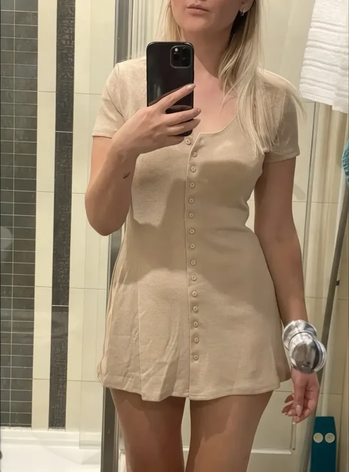 Robe courte blanche ivoire 🤍 chic minimaliste – Sexy & élégante Pinterest vibes 🌿
