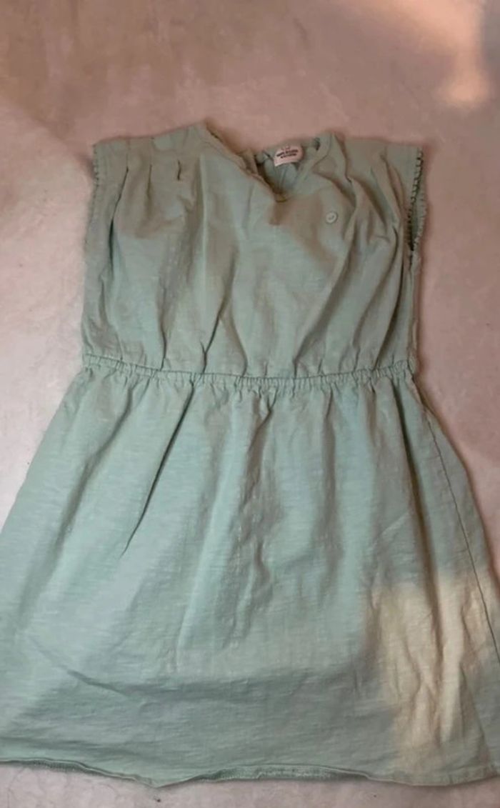 Lot 5 vêtements fille – taille 5 ans (manteau, robes, hauts, sous-pulls) - photo numéro 6