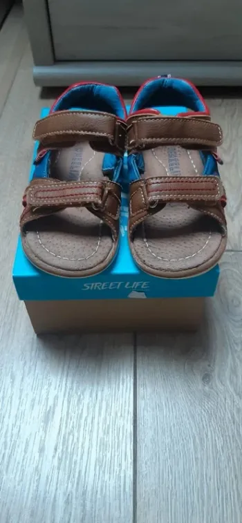 Chaussures sandales / nu-pieds pointure 26