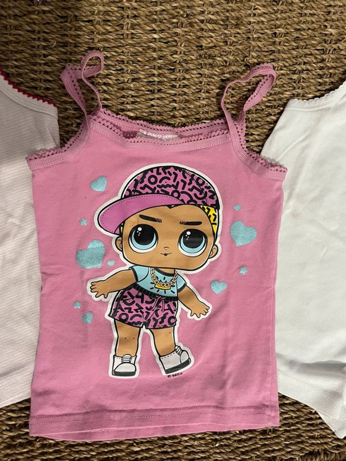 3 débardeurs fille 4/5 ans dont 1 LOL Surprise - photo numéro 3
