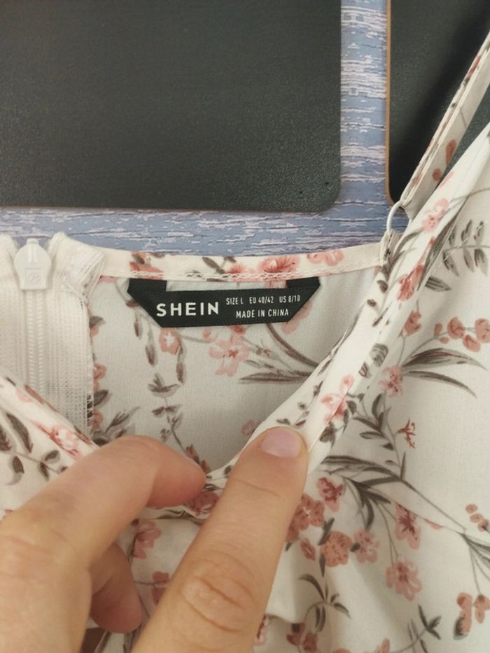 Robe à fleurs - photo numéro 3