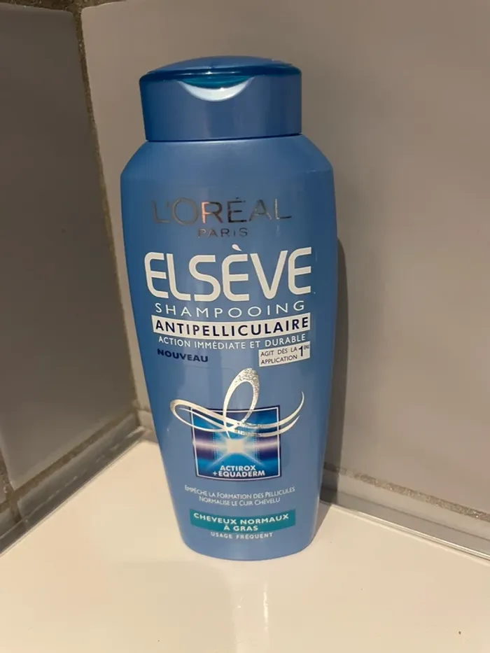 Shampoing L'Oréal Elseve Antipelliculaire Cheveux Normaux à Gras - Neuf - photo numéro 2