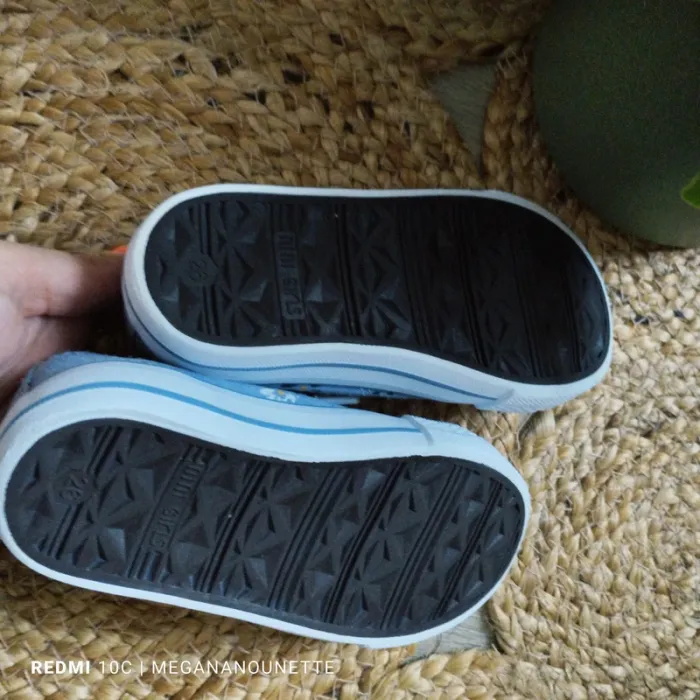 🌸👟 Baskets effet jean fleuri – Pointure 26 – Très bon état – Ouverture magique - photo numéro 9
