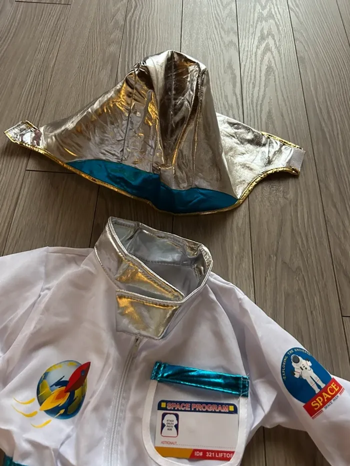 Déguisement astronaute enfant 6 ans avec gants et casque NEUF - photo numéro 4