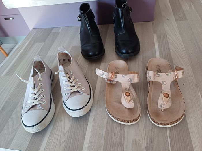 3 paires de chaussures filles du 31 au 33