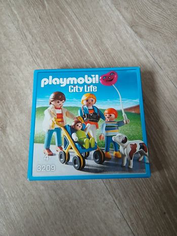 Jouet neuf playmobil poussette