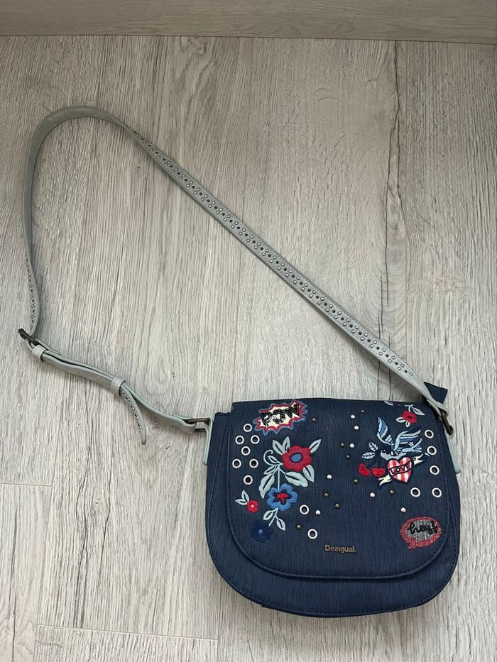 Sac bandoulière Desigual – Bleu marine à motifs fleuris - photo numéro 2