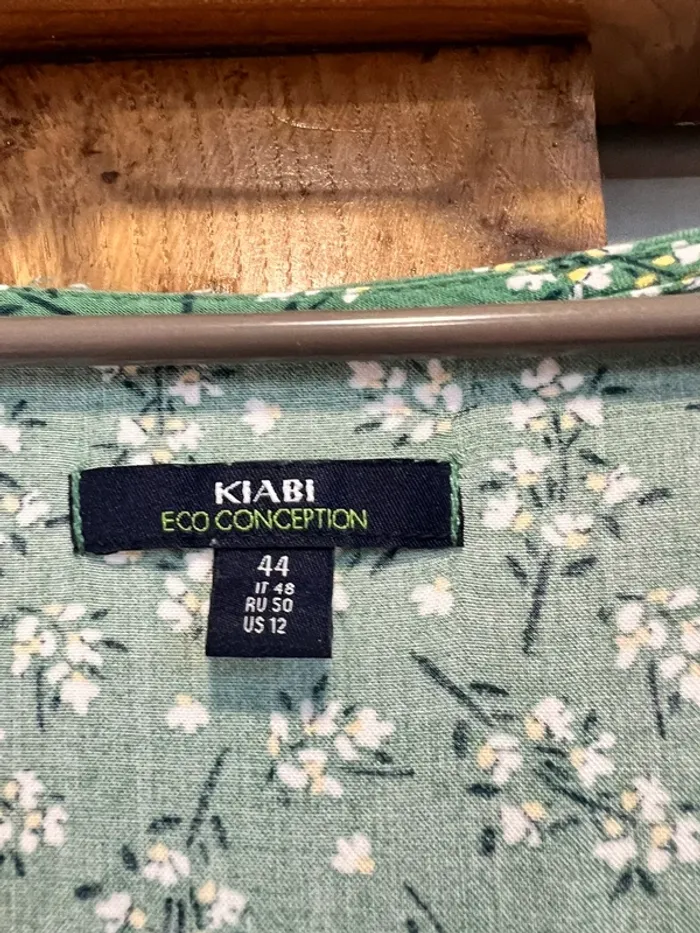 Robe courte verte fleuri - photo numéro 4