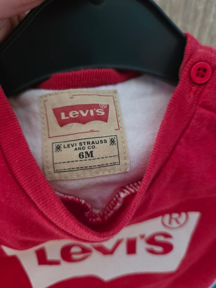 T-Shirt rouge à longues manches Levi's - photo numéro 4