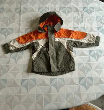 Veste coupe vent garçon - C&A - très bon état