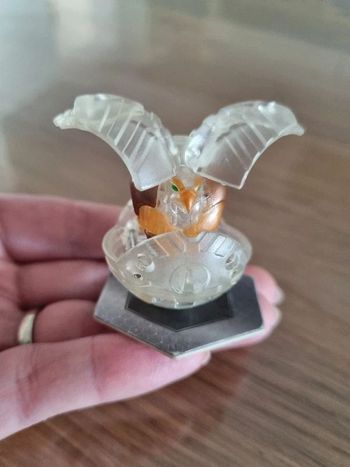 Bakugan Battle Brawlers Rare Falconeer translucide