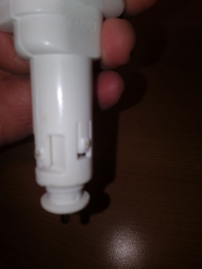 Adaptateur secteur pour mettre sur l'allume cigare - photo numéro 7