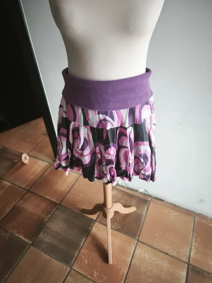 Jupe courte avec élastique bandeau
