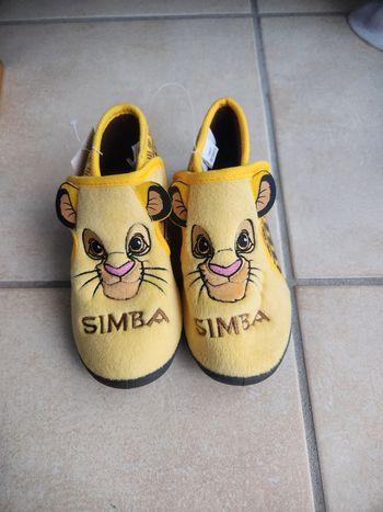 Chaussons le roi lion pointure 27