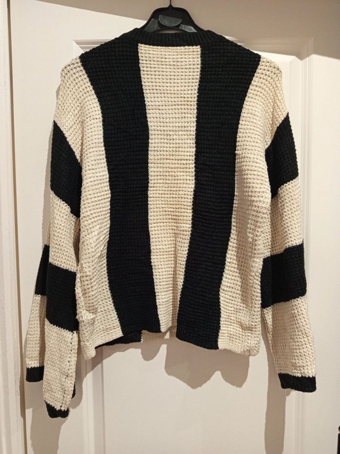 🔝 Pull manches longues évasées Shein noir et blanc rayé taille M 38 en acrylique et polyamide - photo numéro 2