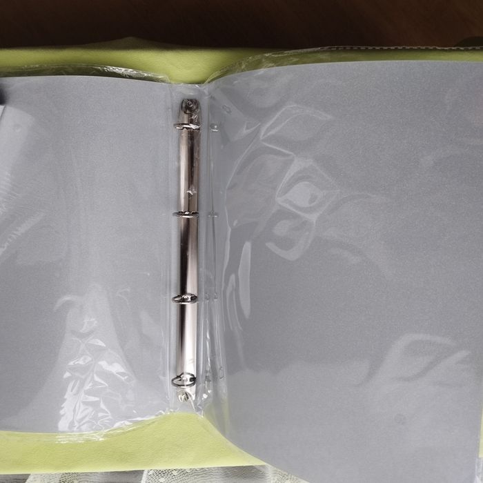 Classeur A4 souple 4 anneaux Neuf - photo numéro 4