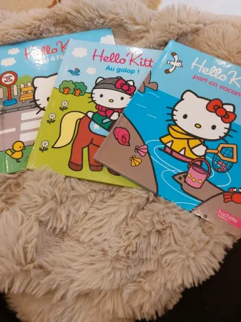 Lot livres hello kitty