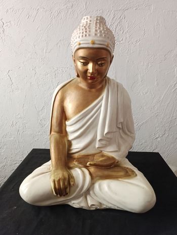 Bouddha blanc Lotus