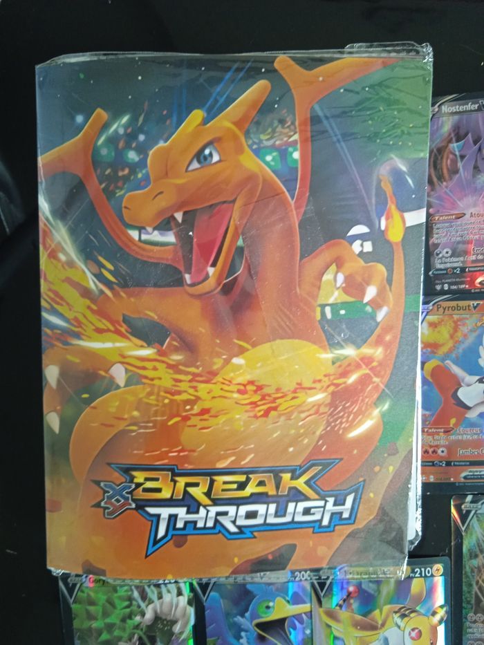 Beau album Pokémon ou cartes Pokémon V - photo numéro 9