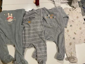 Lot de pyjamas