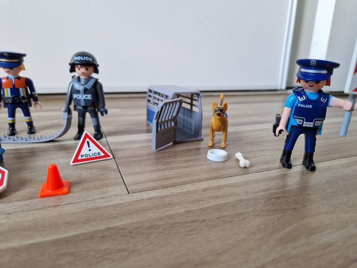 Lot playmobil thème police - photo numéro 2