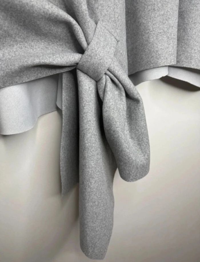 🩶 Magnifique Pancho gris / New Collection - T/U 🩶 - photo numéro 3