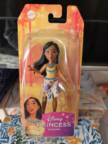 Mini poupée princesse disney pocahontas mattel