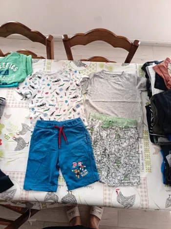 Lot de 2 ensembles haut 5 ans bas 4 ans