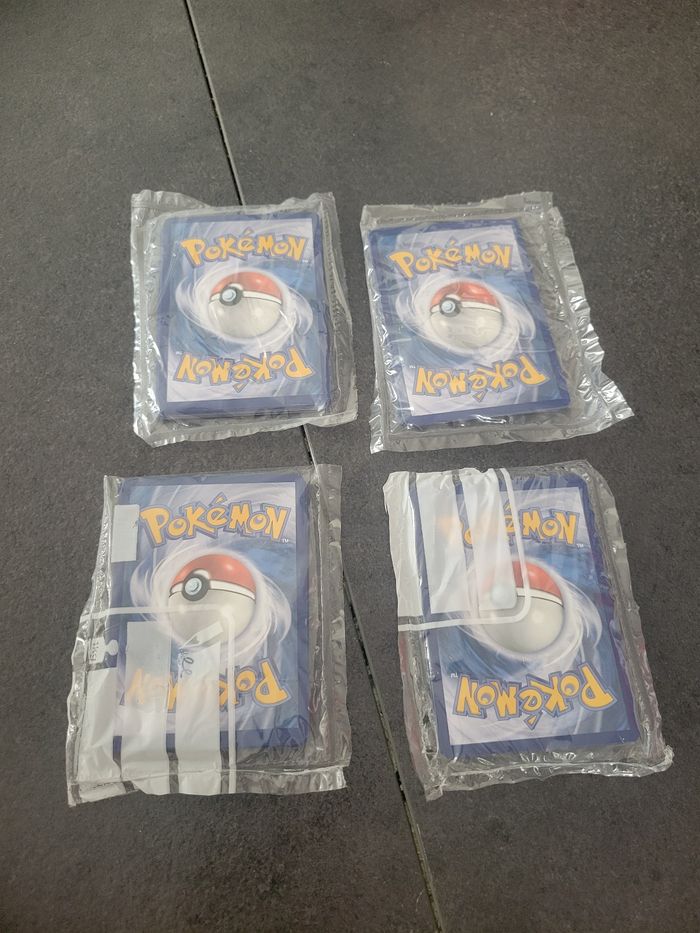 Lot 4 booster Pokémon prismatic - photo numéro 2