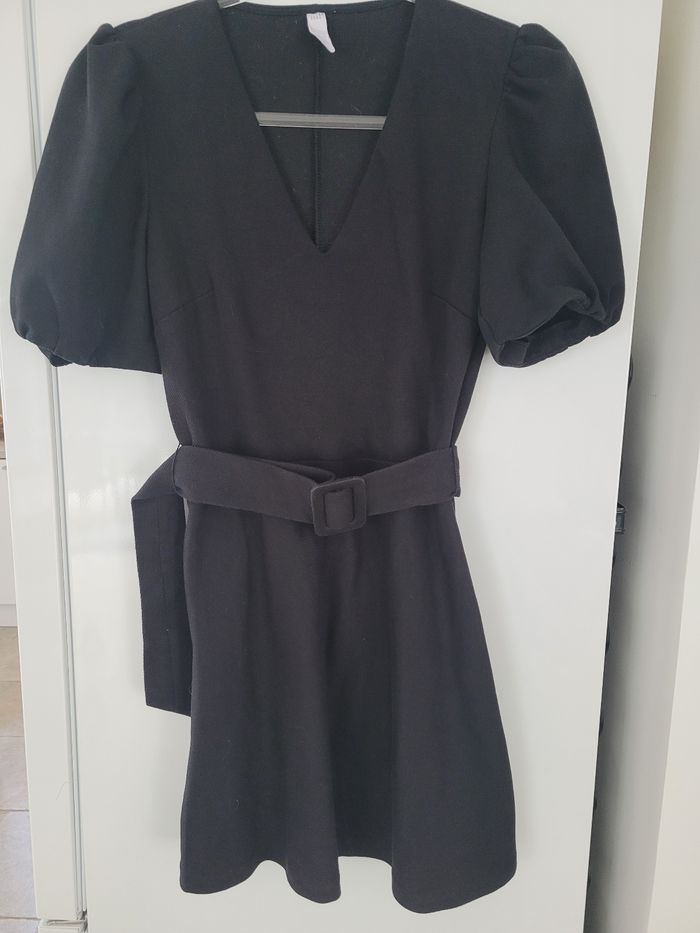 Jolie robe avec ceinture Mango
