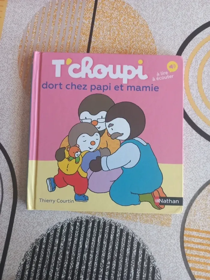 Livre Nathan Tchoupi dort chez papi et mamie tome 48