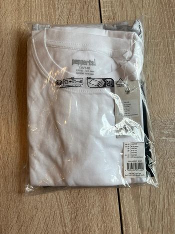 Lot 3 tshirts basic 8-10 ans blanc, noir et gris