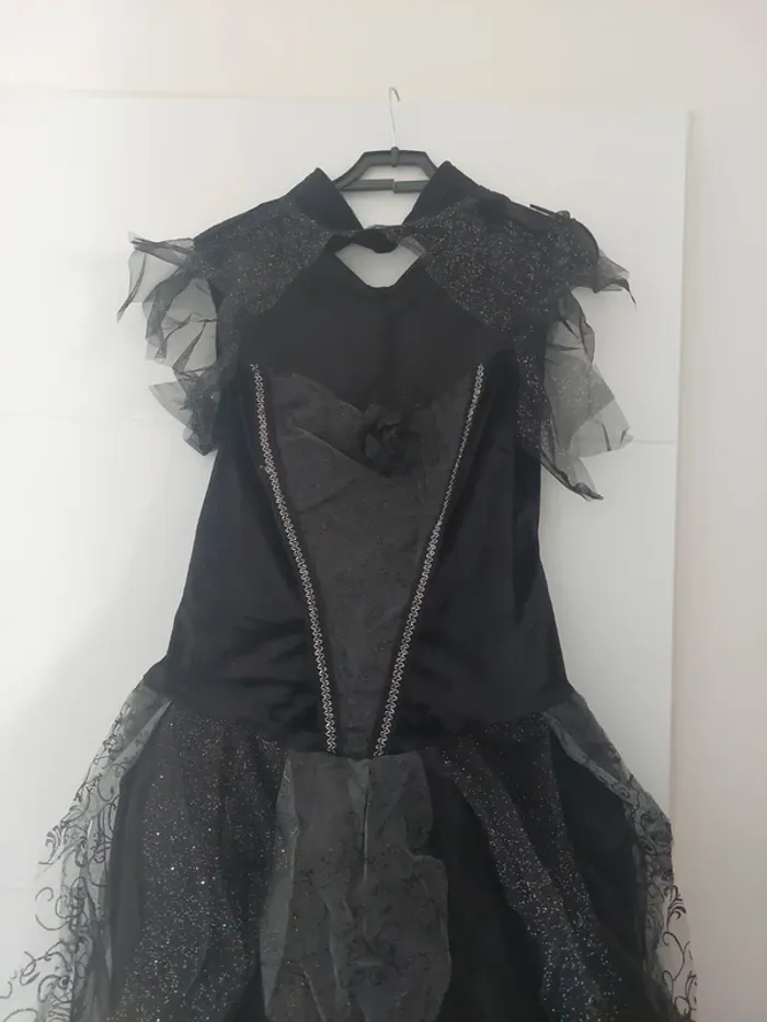 Robe zombie femme et accessoire