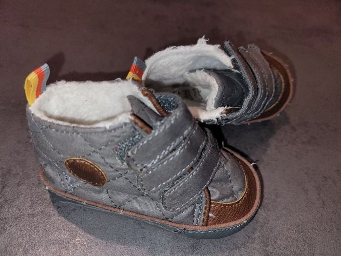 Chaussons chaussures polaires 6 9 mois obaibi