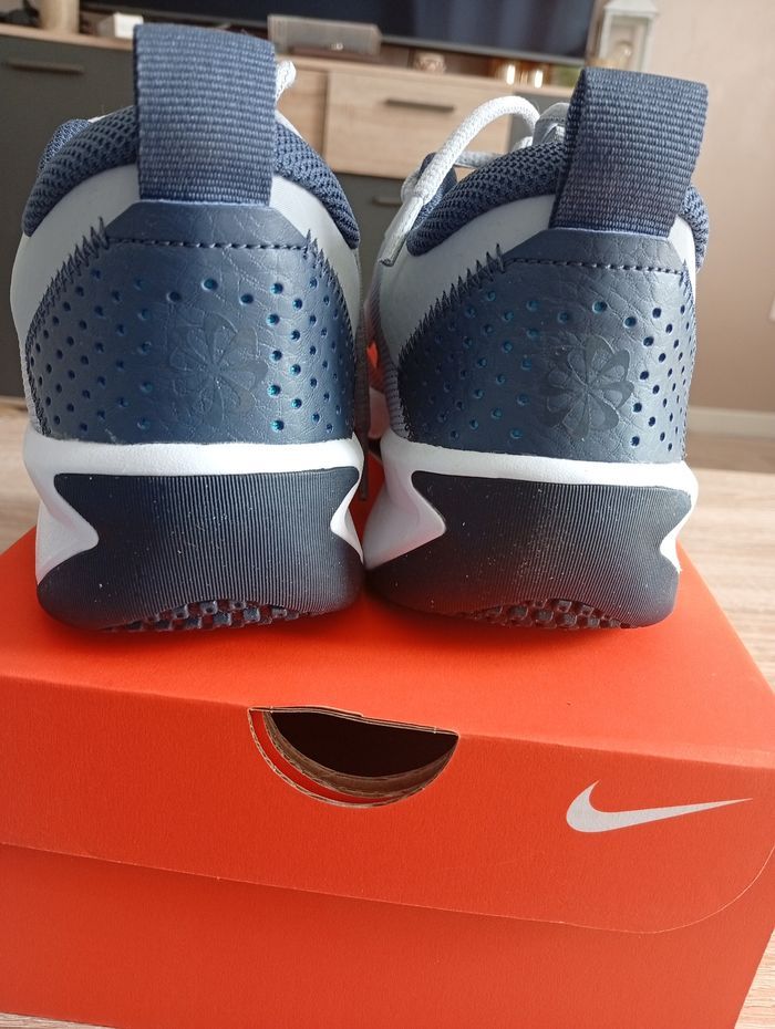 Baskets Nike neuves - photo numéro 5