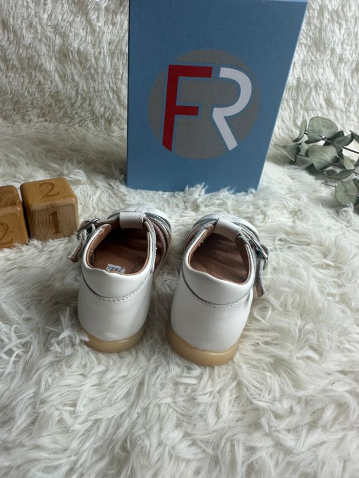 Paire de sandales Franco Romagnoli argenté taille 21 - photo numéro 4