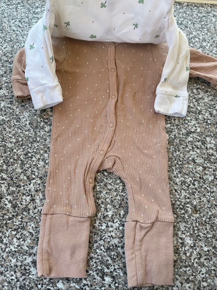 2 pyjamas avec ou sans pieds - photo numéro 5