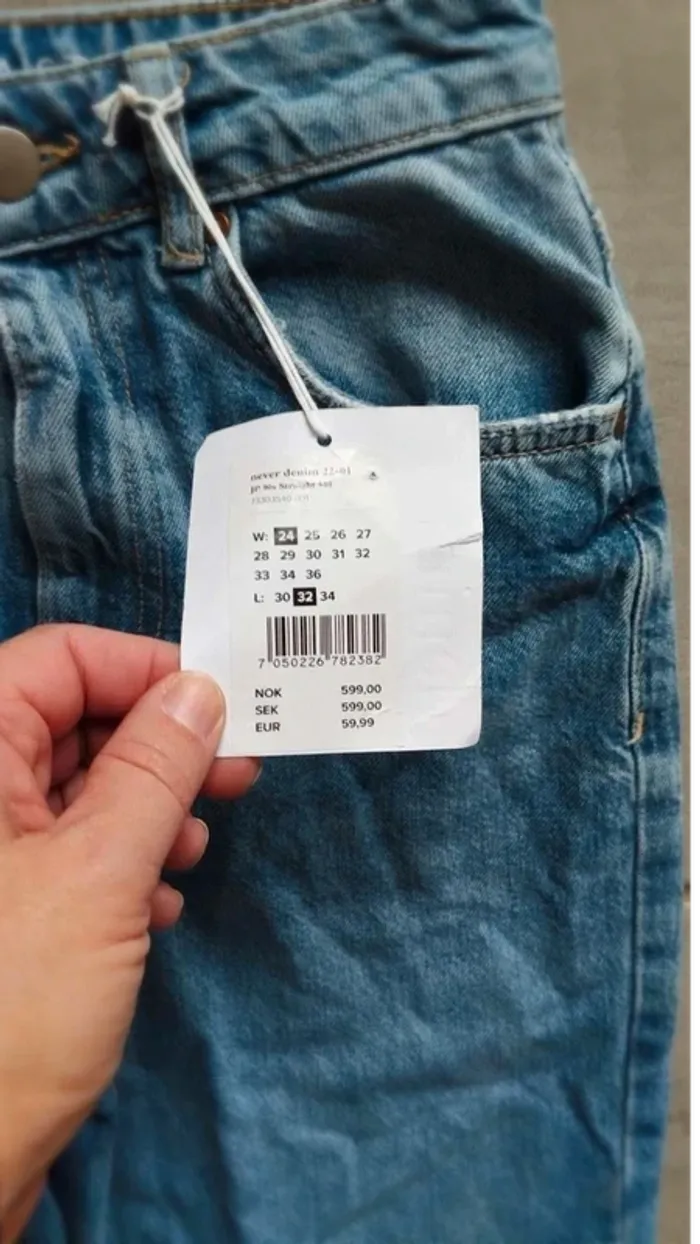 Jeans  straight taille  24/32  never  denim - photo numéro 6
